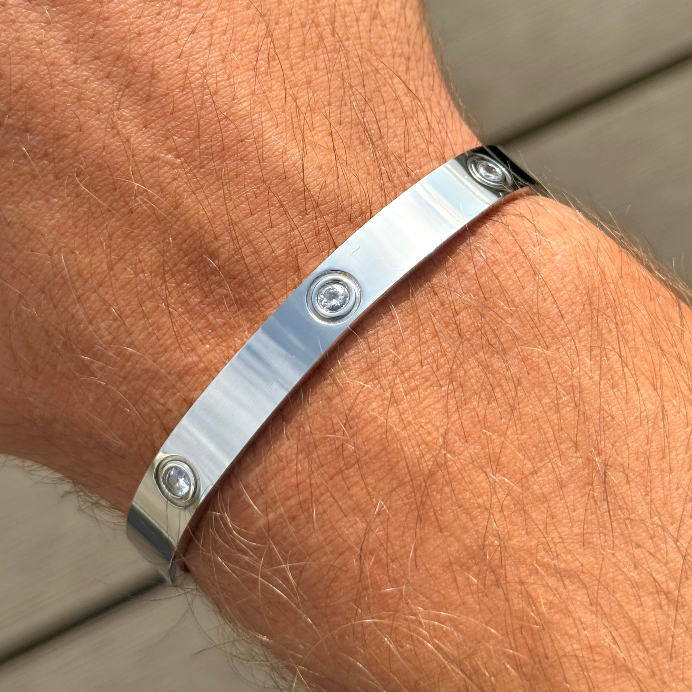 Shiny trio cuff Emils Jewellery Stainless steel bracelet with 3 cubic zirconia stones like diamonds