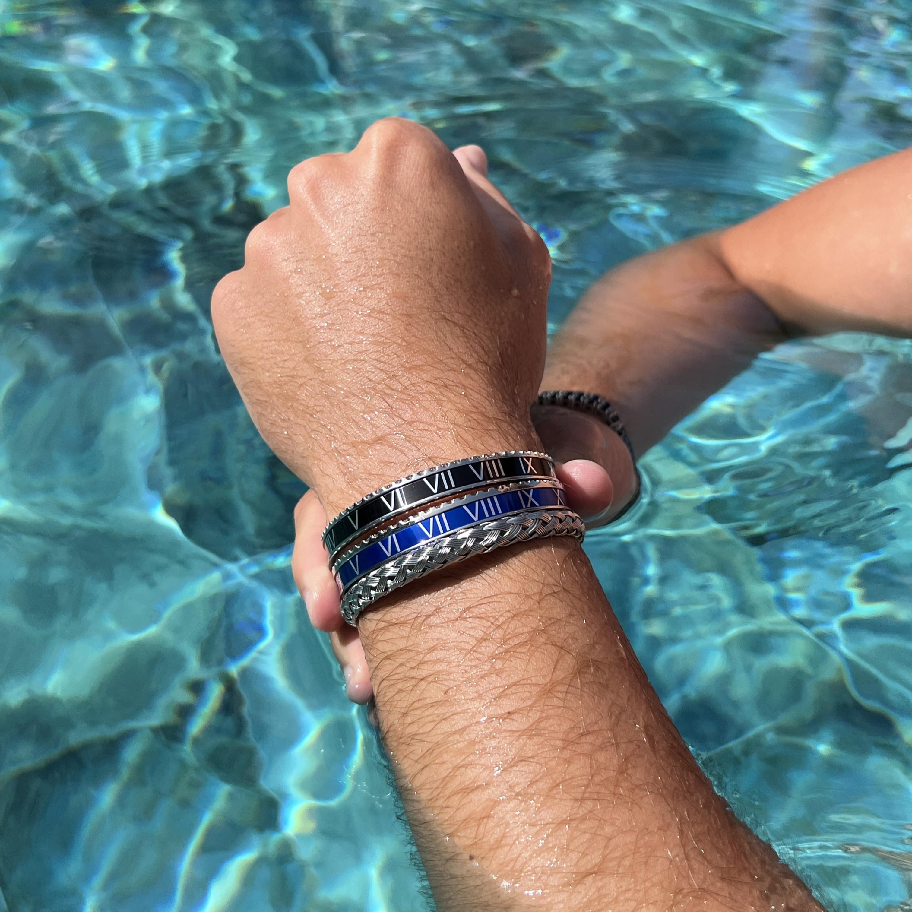 Roman Speed bracelet silver blue Emils Jewellery Online shop jewelry Armband Inspired by the bezel of luxury watches. Water and sweat proof. For men, watch enthusiasts and collectors