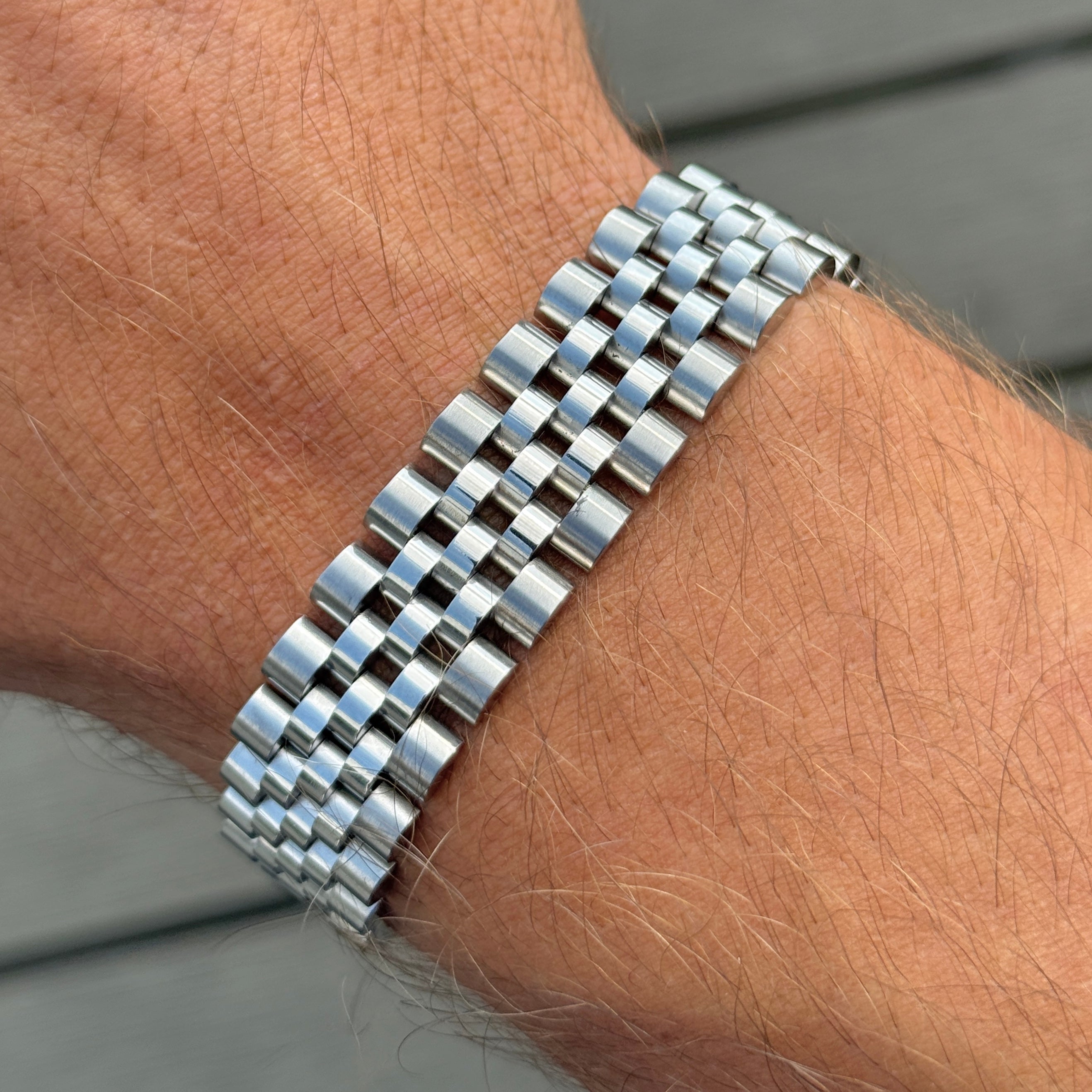 Noble bracelet Emils Jewellery Stainless steel. Water and sweat proof premium jewelry. Bracelet for man, watch collectors and enthusiasts.