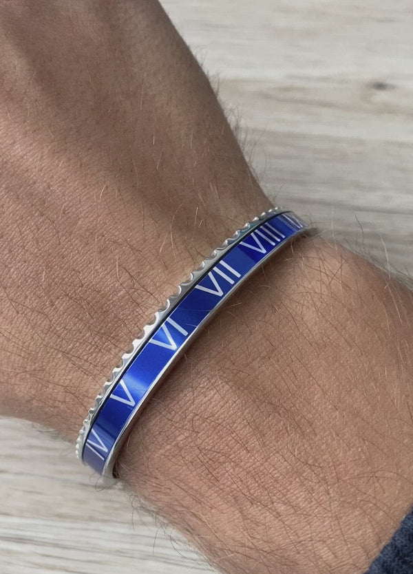 Video showing the Emils Jewellery Roman Speed bracelet silver blue | Bezel style bracelet