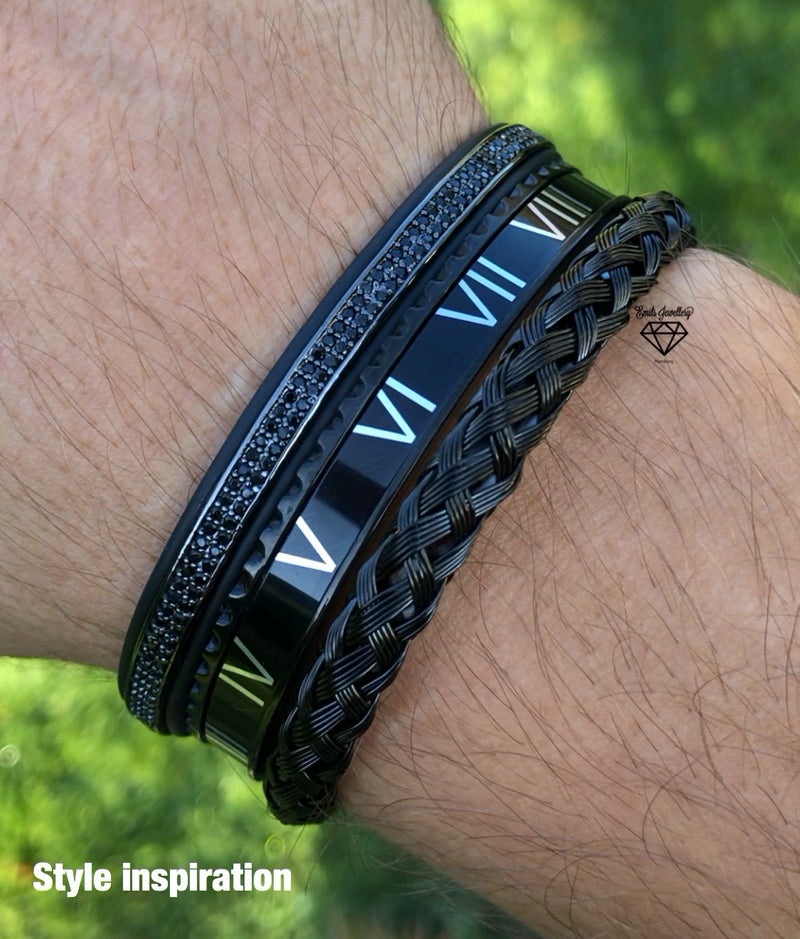 Roman Speed bracelet deep black bezel style