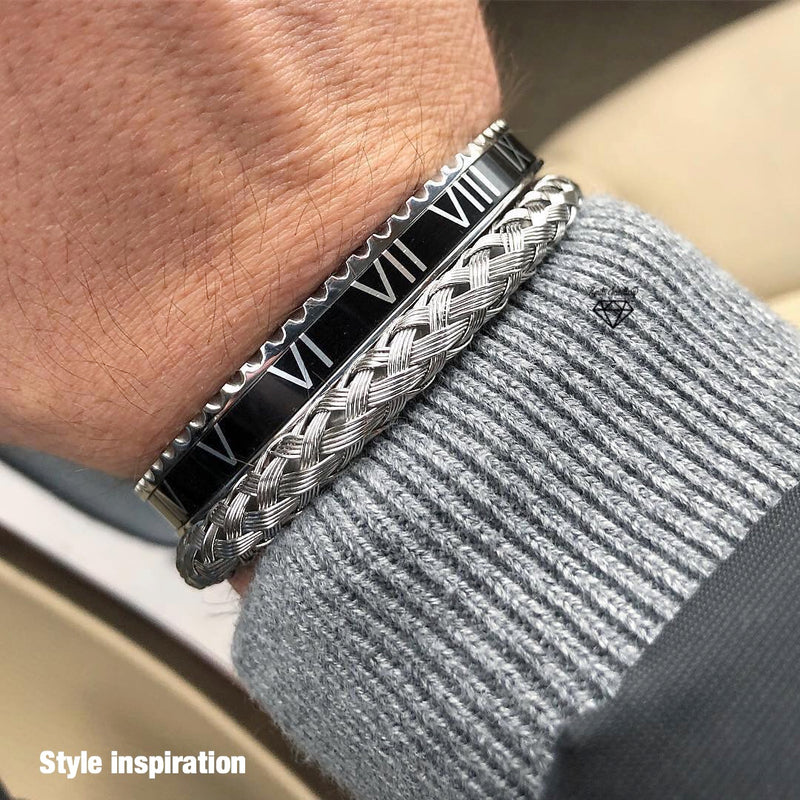 Roman Speed bracelet silver black combined with the titan bangle win the wrist